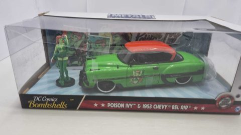 Jada Toys poison Ivy 1953 Chevy Bel Air 1/24 scatola rovinata