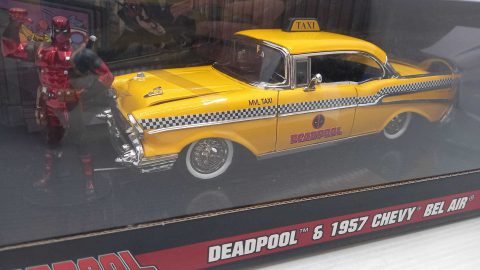 Jada Toys Deadpool e Chevy Bel Air Taxi 1957 1/24