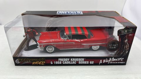 Jada Toys Freddy Krueger e Cadillac Series 62 1958 1/24 plastica leggermente danneggiata
