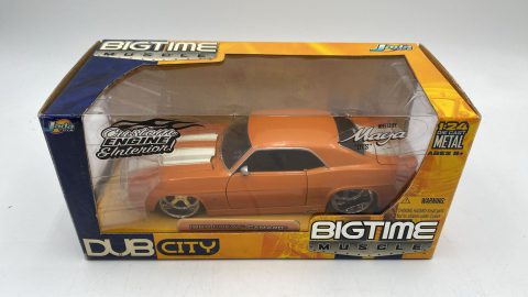 Jada Toys Chevy Camaro 1969 1/24, scatola leggermente rovinata