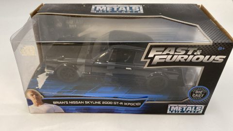 Jada Toys Brian's Nissan Skyline 2000 GT-R (KPGC10) Fast and Furious 1/24, scatola leggermente rovinata