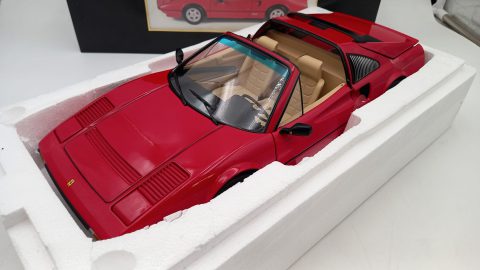 KK Scale Ferrari 308 GTS Magnum P.I. 1982 1/12