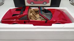 KK Scale Ferrari 308 GTS Magnum P.I. 1982 1/12 - foto 5