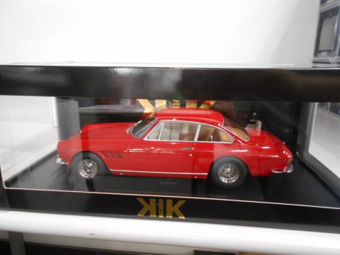 KK Scale Ferrari 330 gt 2+2 1964 1/18
