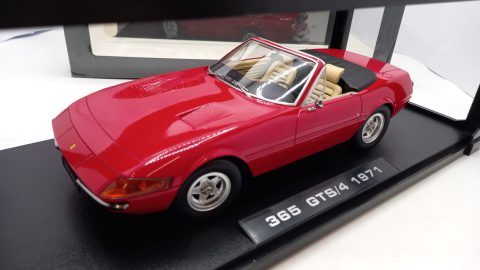 KK Scale Ferrari 365 GTS/4 1971 1/18
