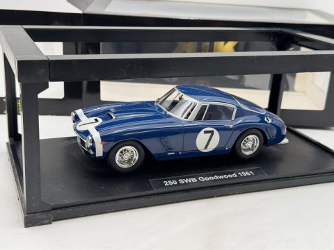 KK Scale Ferrari 250 SWB Goodwood 1961 1/18 Scatola Lievemente Usurata