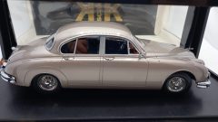 KK Scale Jaguar MK II 3.8 LHD 1959 1/18 - foto 3