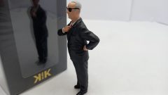 KK Scale figurino Enzo Ferrari 1/18 - foto 3