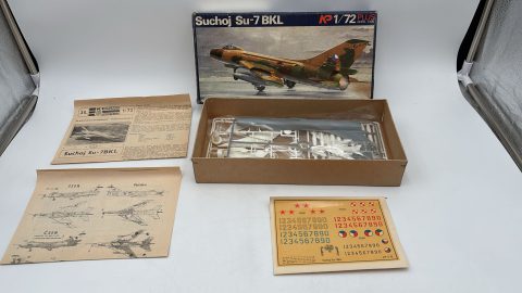 Kovozávody ProstÄ›jov Suchoj Su-7 BKL 1/72 kit di montaggio aereo militare