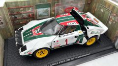 Kyosho Lancia Stratos HF Rally Monte Carlo 1977 1/18 - foto 2