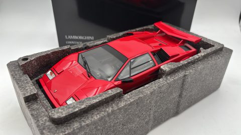 Kyosho Lamborghini Countach LP 5000 Quattrovalvole 1982 1/18