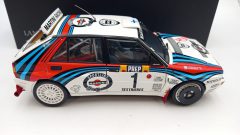 Kyosho Lancia Delta HF Evo 2 rally Monte Carlo 1/18, confezione lievemente usurata - foto 5