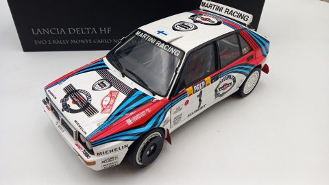 Kyosho Lancia Delta HF Evo 2 rally Monte Carlo 1/18, confezione lievemente usurata