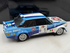 Kyosho Fiat 131 Abarth Costa Smeralda 1981 1/18 - foto 4