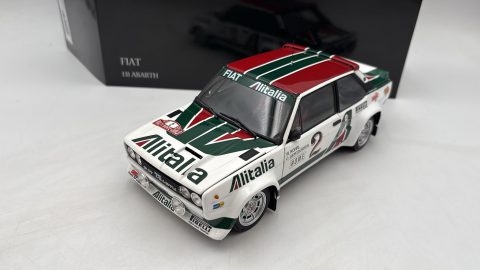 Kyosho Fiat 131 Abarth Rally Monte Carlo 1976 1/18 scatola lievemente rovinata