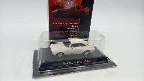 Kyosho Alfa Romeo 1750 GT Am 1/64