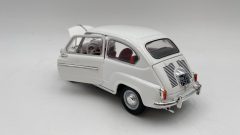 Leo models fiat 600D 1960 1/24  senza scatola originale - foto 2