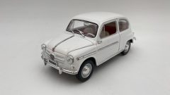 Leo models fiat 600D 1960 1/24  senza scatola originale - scala 1:24