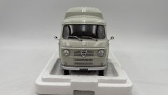 Laudoracing Alfa Romeo F12 Autocarro 1967 1/18 - foto 2
