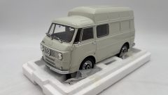 Laudoracing Alfa Romeo F12 Autocarro 1967 1/18 - foto 3