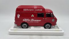 Laudoracing Alfa Romeo F12 Servizio Corse 1967 1/18 - foto 5