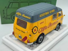 Laudoracing Alfa Romeo F12 Autocarro Tetto Sopralzato Assistenza Clienti 1967 1/18 - foto 4