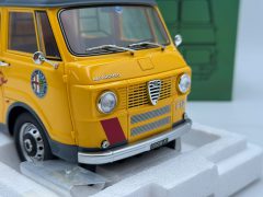 Laudoracing Alfa Romeo F12 Autocarro Tetto Sopralzato Assistenza Clienti 1967 1/18 - foto 3