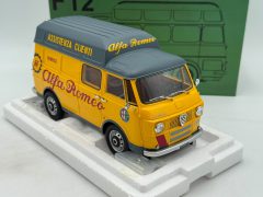 Laudoracing Alfa Romeo F12 Autocarro Tetto Sopralzato Assistenza Clienti 1967 1/18 - foto 5