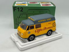 Laudoracing Alfa Romeo F12 Autocarro Tetto Sopralzato Assistenza Clienti 1967 1/18 - scala 1:18