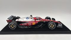 Looksmart Ferrari SF-25 Charles Leclerc Monza GP 2025 1/18 - foto 5