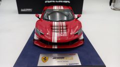 Looksmart Ferrari 296 GT3 Challenge Launch Version 1/18 - foto 2