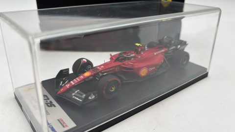 Looksmart Ferrari F1-75 Carlos Sainz 2nd Bahrain GP 2022 1/43