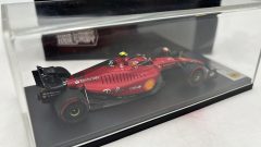 Looksmart Ferrari F1-75 Carlos Sainz 2nd Bahrain GP 2022 1/43 - foto 2