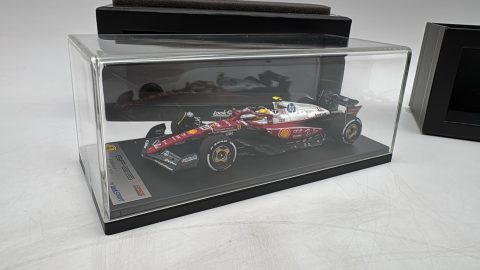 Looksmart Ferrari SF-25 Lewis Hamilton Monza GP 2025 1/43, Teca leggermente segnata