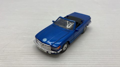 MC Toy Mercedes Benz 500SL 1/39, senza scatola originale, segni di usura