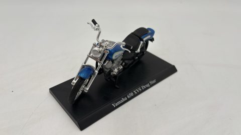 Maisto Yamaha 650 XVS Drag Star 1/24 senza scatola originale