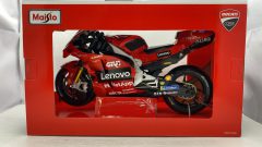 Maisto Ducati Desmosedici GP 2024 N.1 Bagnaia Team Lenovo 1/6 - foto 4