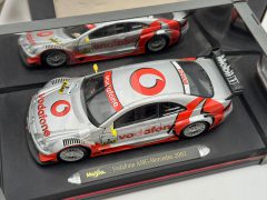 Maisto Mercedes-Benz CLK AMG Vodafone 2002 1/18, Scatola Molto rovinata - foto 5