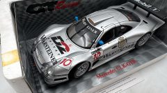 Maisto Mercedes CLK-GTR 1/18, Scatola lievemente usurata - foto 5