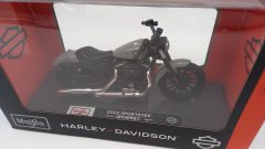 Maisto Harley Davidson Sportster Iron 883 2022 1/18 - scala 1:18