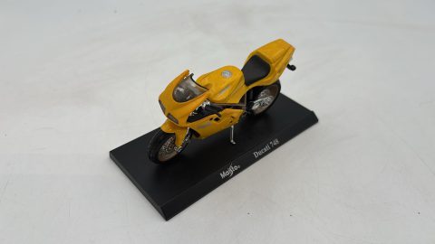 Maisto Ducati 748 1/24 senza scatola originale