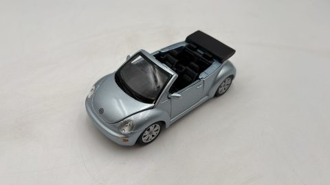 Maisto Volkswagen New Beetle 1/25 senza scatola originale