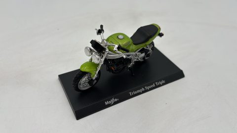 Maisto Triumph Speed Triple 1/24 senza scatola originale