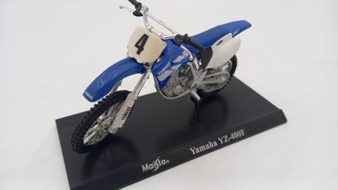 Maisto Yamaha YZ400F 1/24, senza scatola originale