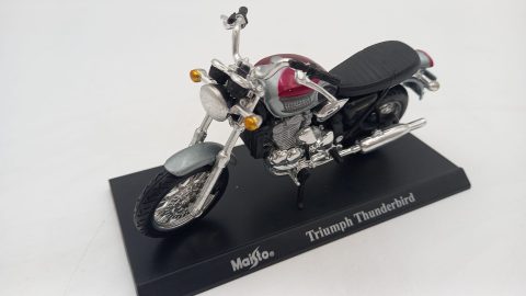 Maisto Triumph Thunderbird 1/24, senza scatola originale