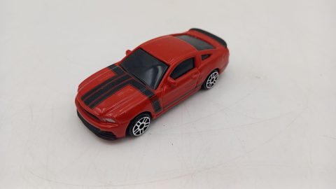 Maisto Ford Mustang Boss 302 1/64, in ottime condizioni, senza scatola originale