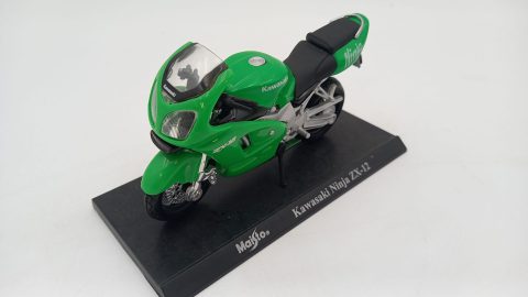 Maisto Kawasaki Ninja ZX-12 1/24, senza scatola originale