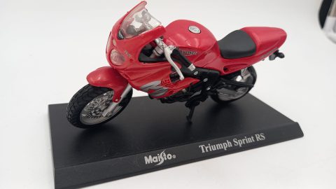 Maisto Triumph Sprint RS 1/24, senza scatola originale