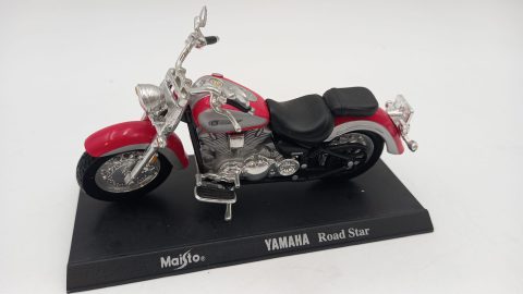 Maisto Yamaha Road Star 1/24, senza scatola originale