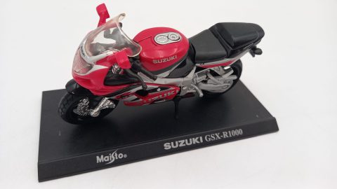 Maisto Suzuki GSX-R 1000 1/24, senza scatola originale